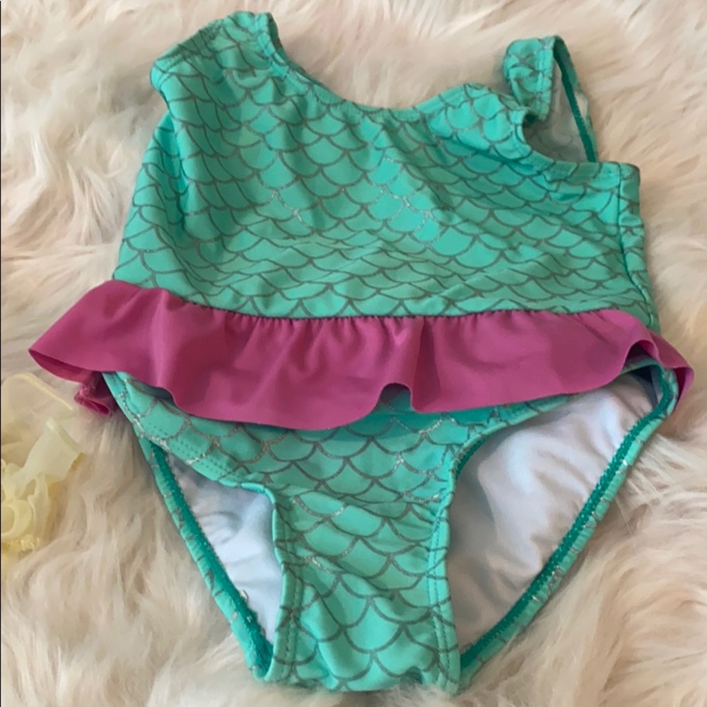 One piece swimsuit